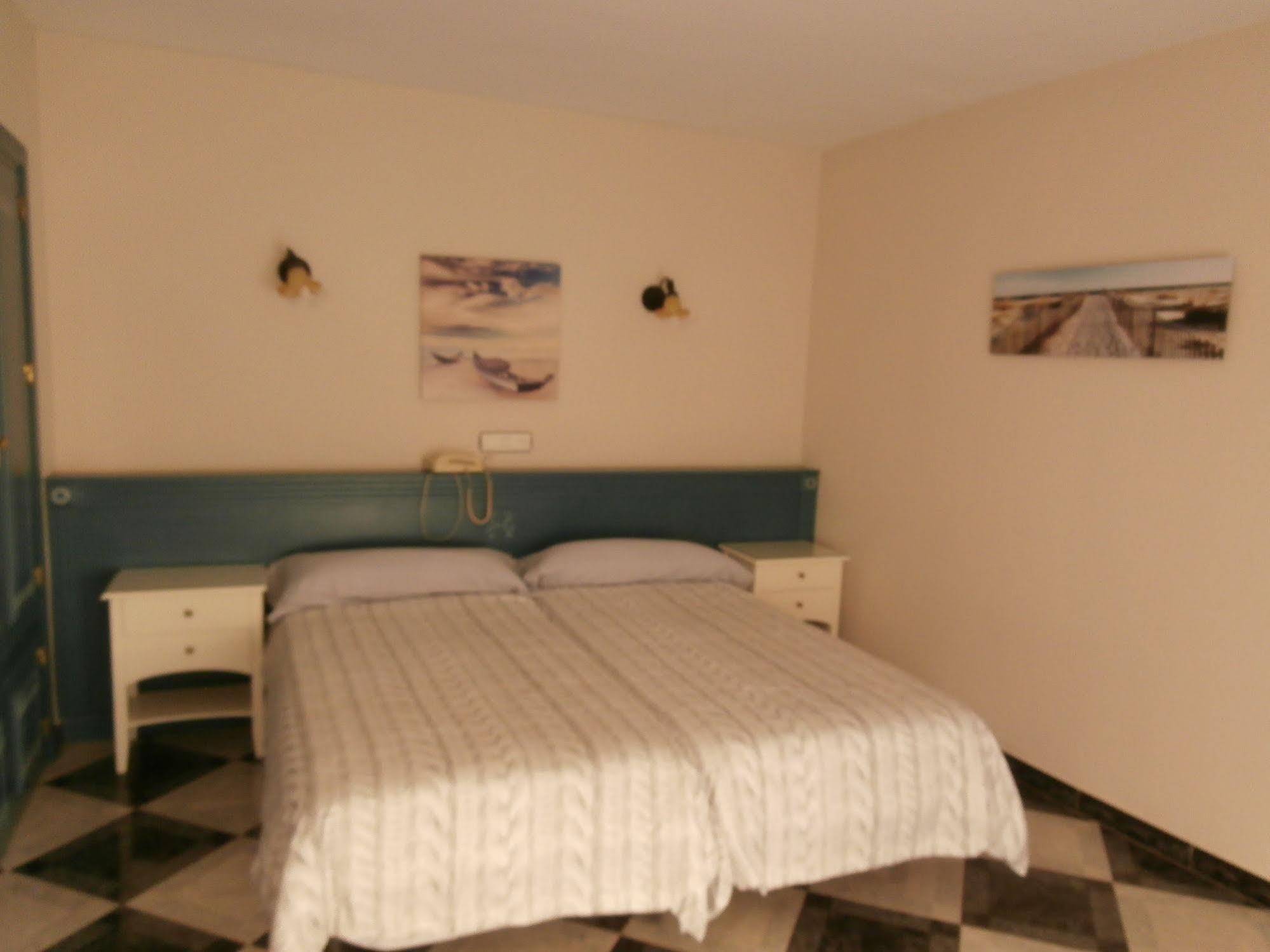 Hotel Agur Fuengirola Eksteriør bilde